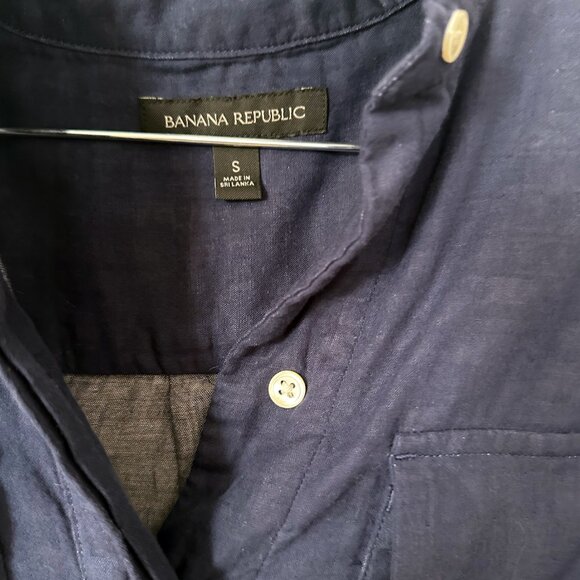 Banana Republic Cotton Essential Roll-Cuff Shirt in Indigo | Size Small - Picture 6 of 6